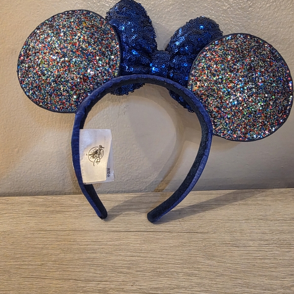 Disney 2020 Sequin Blue Bow Mickey Mouse Ears Headband - Picture 2 of 3